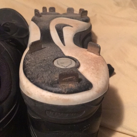 Cleats - Picture 4 of 4